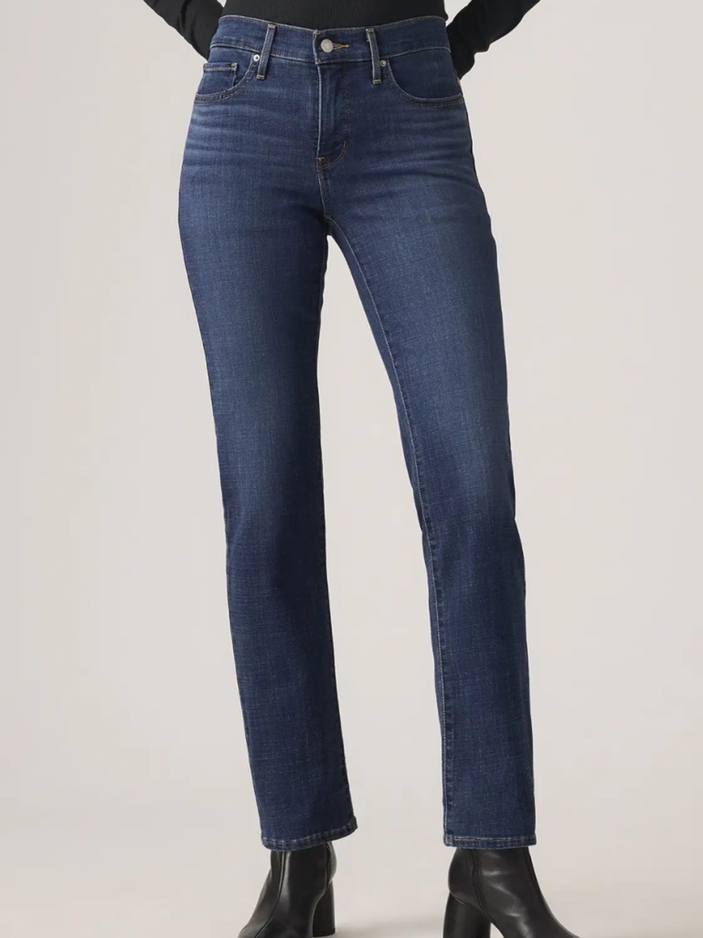 Levi's 314 Shaping Straight-Leg Jeans
